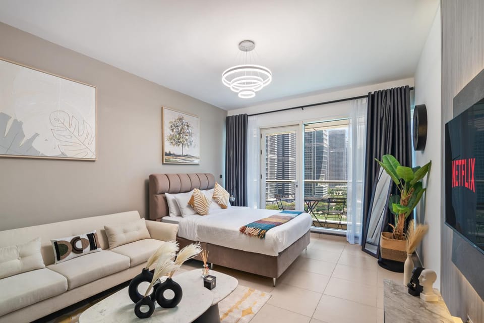 Furnished studio in Arch Tower, JLT near metro Apartment in Dubai
