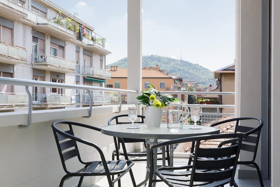 Patio, Natural landscape, Balcony/Terrace, Mountain view