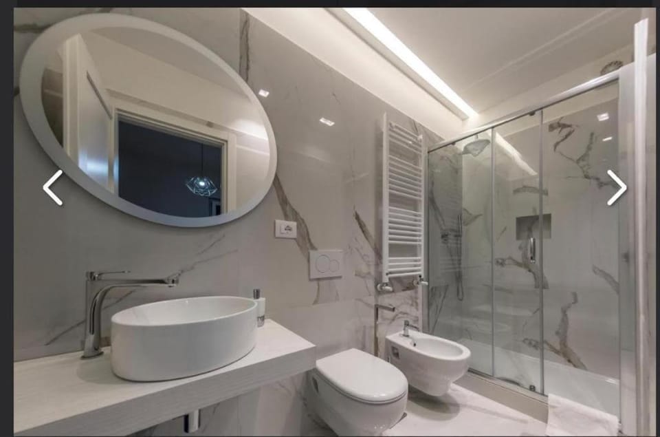 Shower, Bathroom, bidet