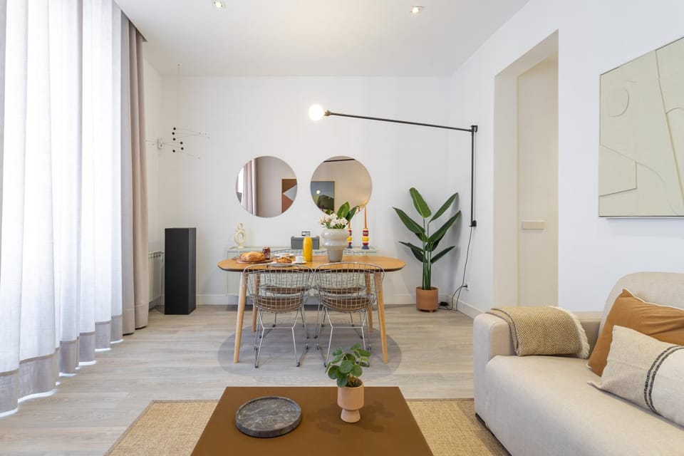 Living room, Seating area, Dining area