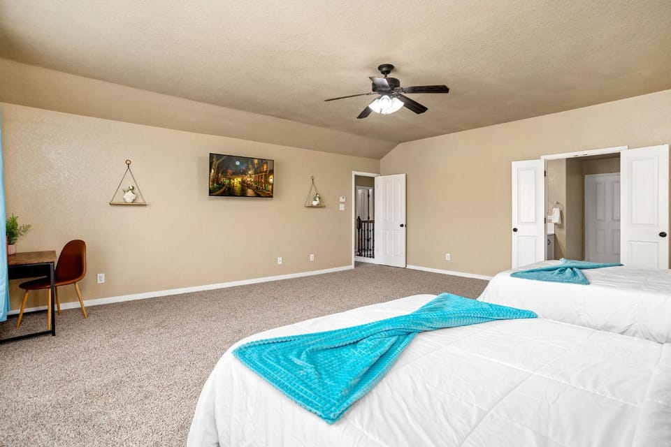 Long Stay Only Cibolo Getaway Pool Air Hockey House in Schertz