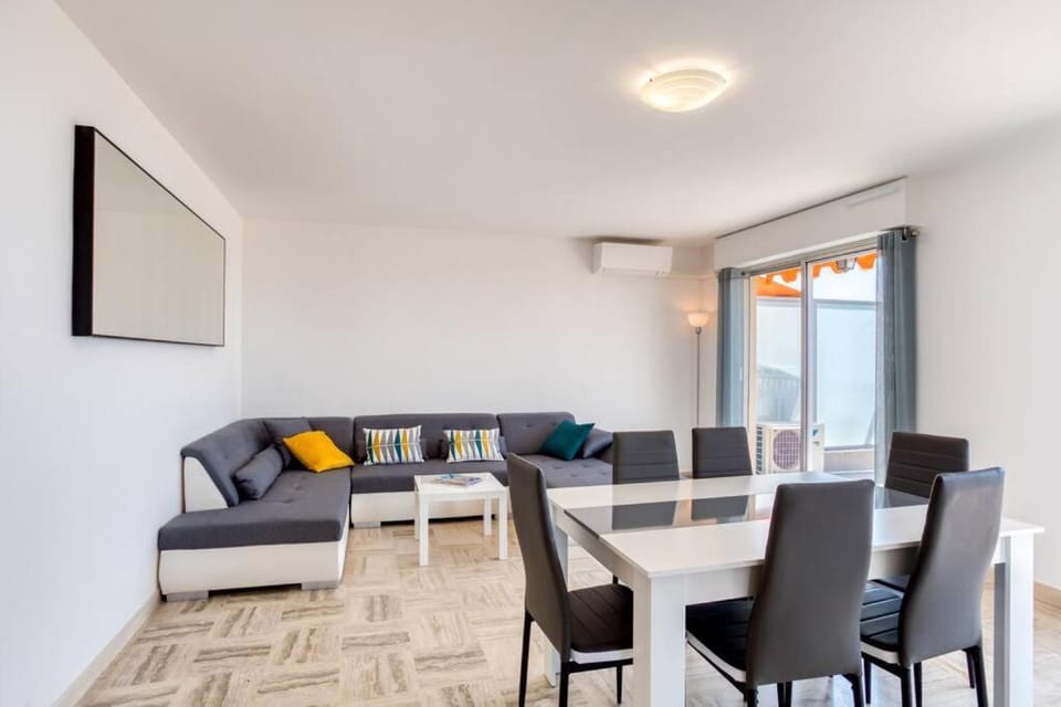 L43 Staywiz us - Suite Maurice sea view 6Pax-Terrace,Parking,AC Apartment in Nice
