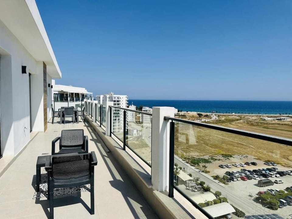 Luxury Four Bedroom Penthouse in Caesar Resort & SPA, Long Beach Apartment in Famagusta District