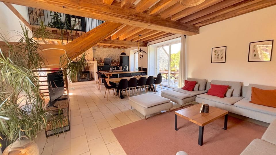 Domaine Le Pineau Private Pool & Nordic Jacuzzi Loire Valley Villa in Centre-Val de Loire