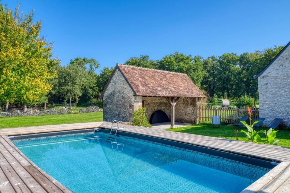 Facade/entrance, Spring, Garden, Garden view, Pool view, Swimming pool