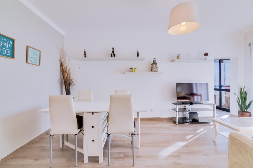 TV and multimedia, Living room, Dining area