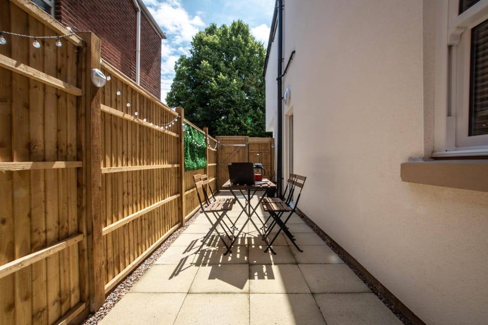 Patio, Dining area