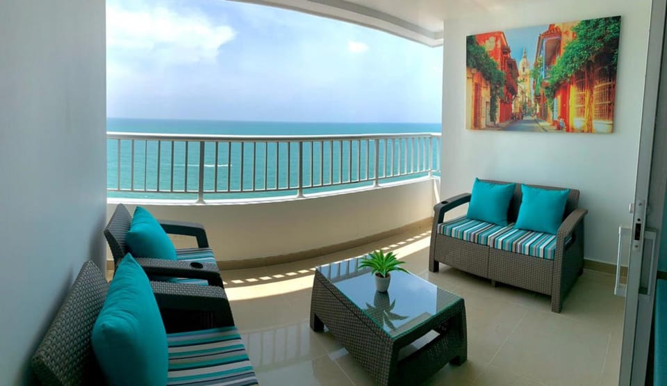 Natural landscape, Balcony/Terrace, Living room, Seating area