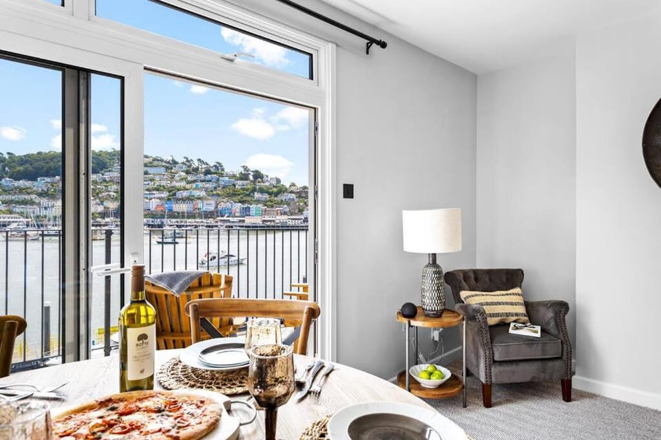 Harbourside 3 - Luxury Riverside Apartment Apartment in Dartmouth