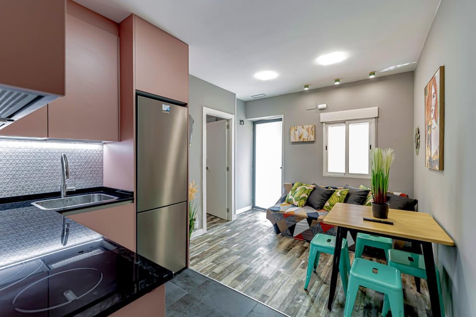 Kitchen or kitchenette, Living room, Seating area, Dining area, oven, pet friendly