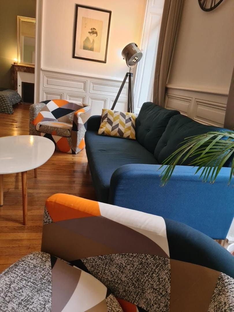 L'Haussmannien Apartment in Nantes