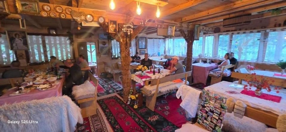 Vikendice Moskva Uvac House in Zlatibor District, Serbia