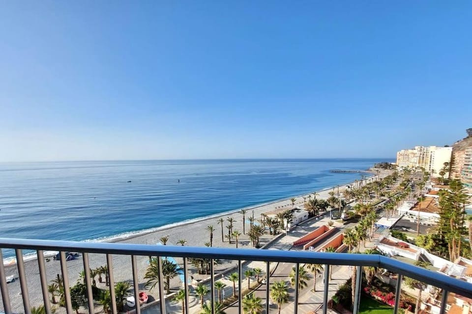 Almuñecar Seawiews Deluxe SinEsedesignhomes Apartment in Costa Tropical