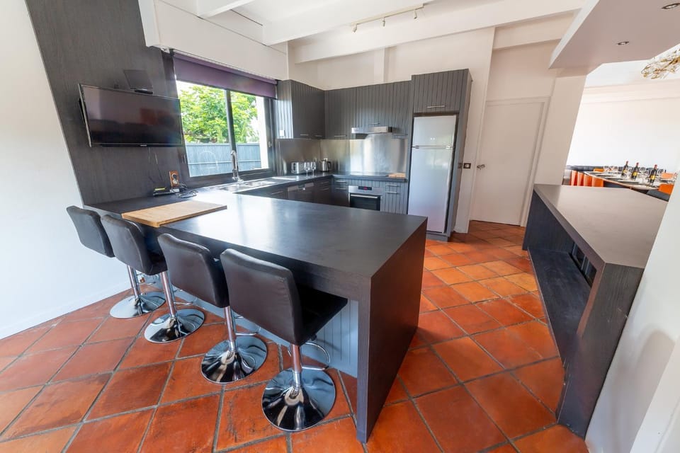 dishwasher, minibar, pet friendly, stove