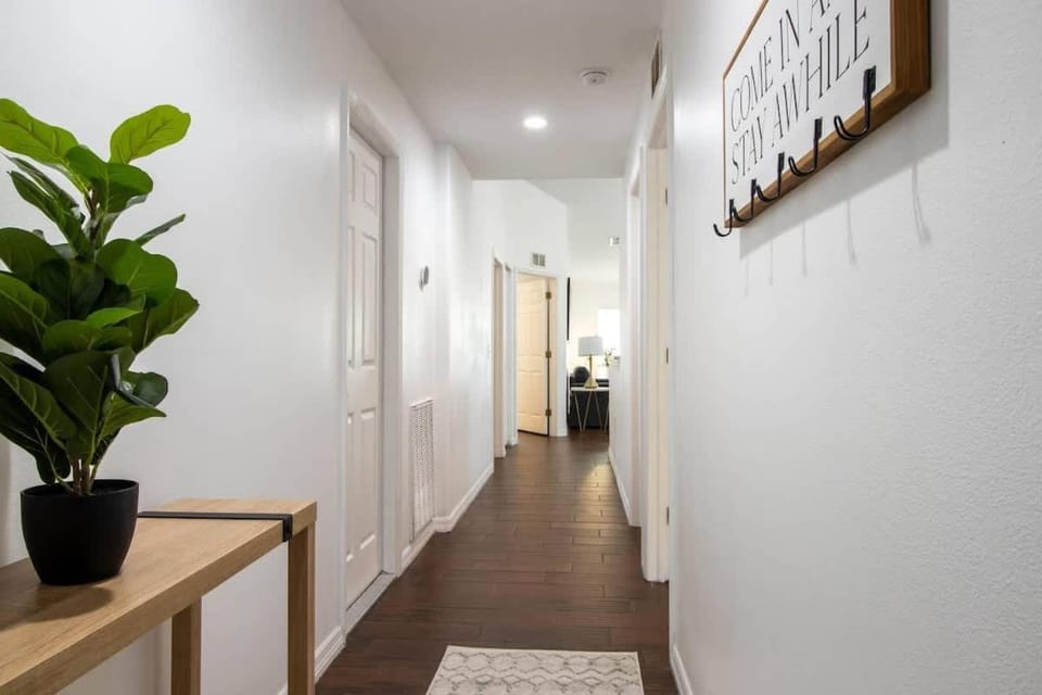 Entire Modern Home in Dade City House in Dade City