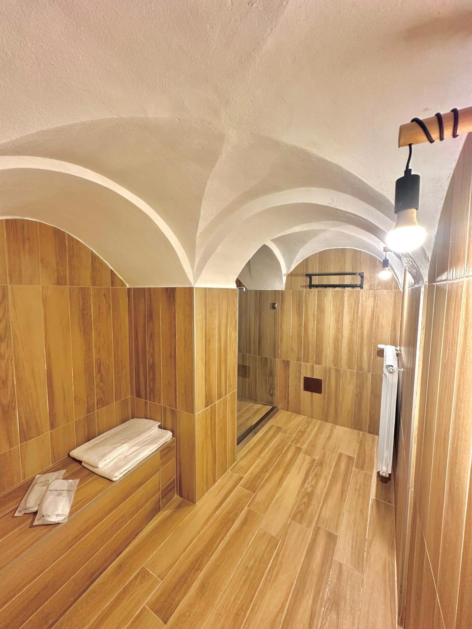 Bathroom, towels