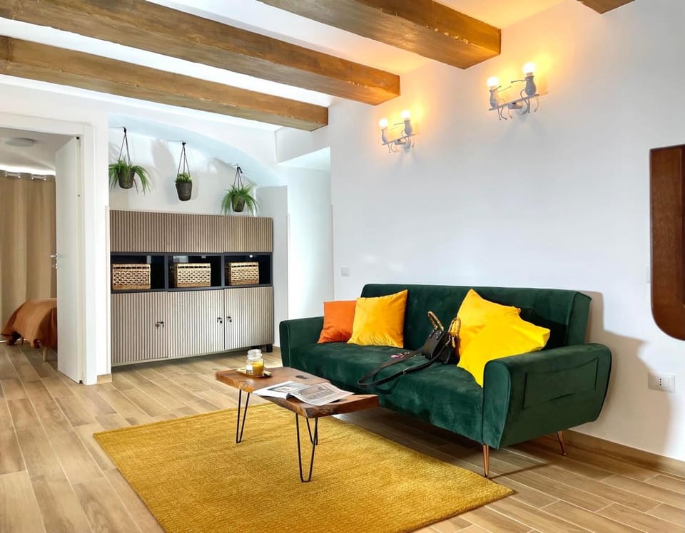 Communal lounge/ TV room, safe, safe