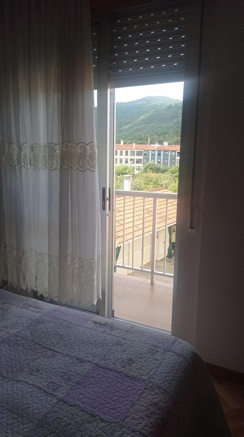 Balcony/Terrace, Bedroom, Mountain view