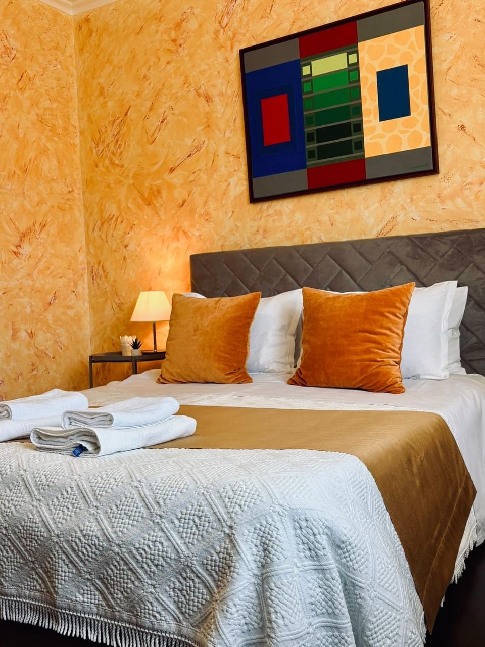 Bed, Photo of the whole room, Bedroom, towels