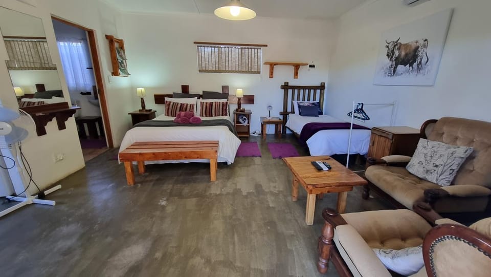 Seating area, Bedroom