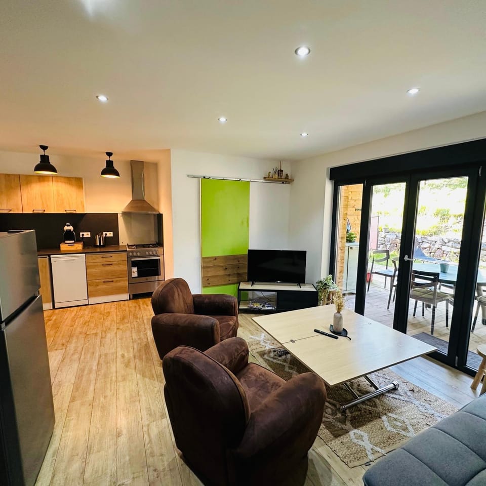 Jardin de l'ancienne école avec Jacuzzi privé Apartment in Gérardmer