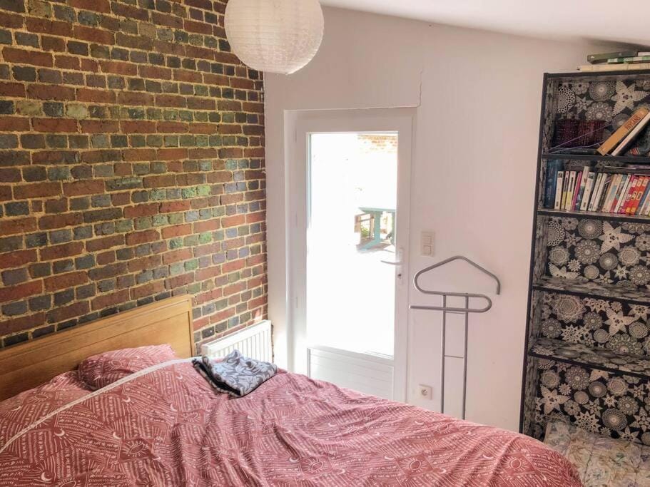 Bed, Library, Bedroom
