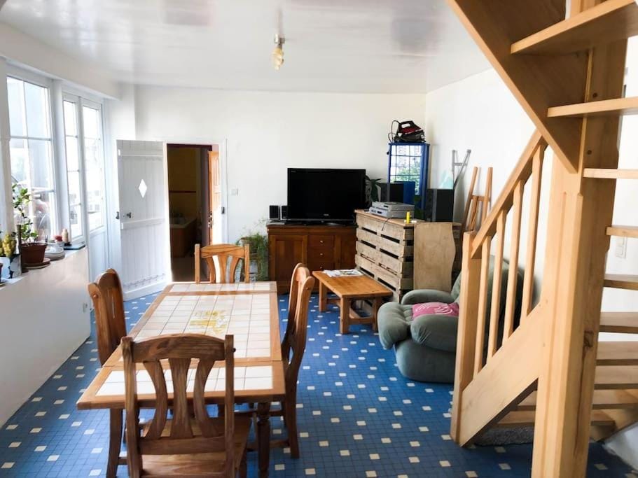 Living room, Dining area