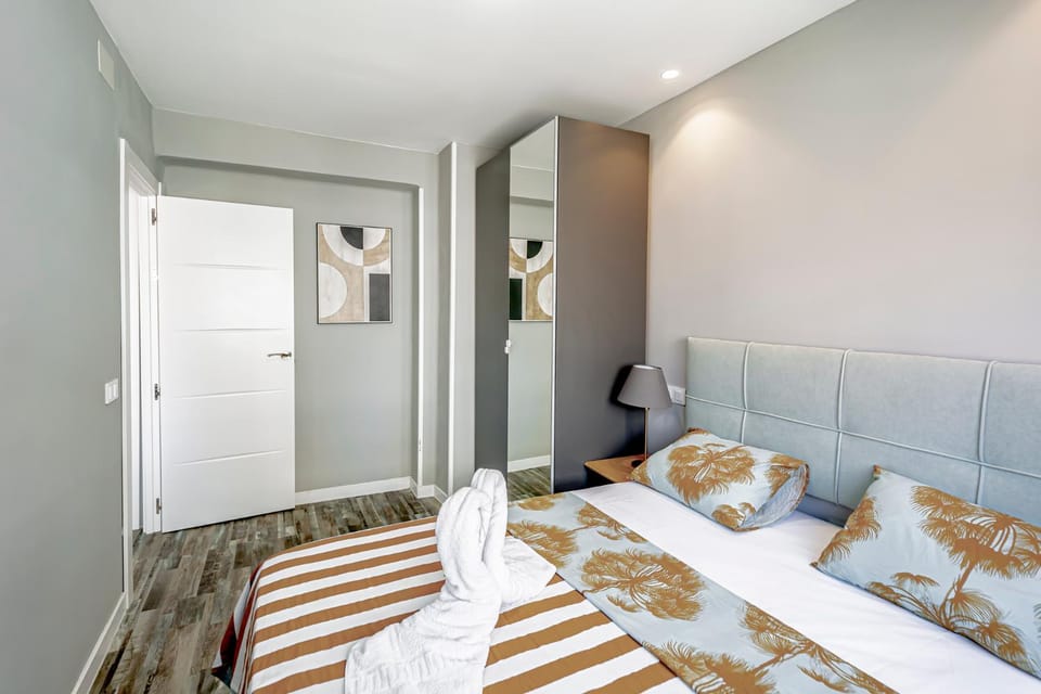 Bed, Photo of the whole room, Bedroom, towels, wardrobe