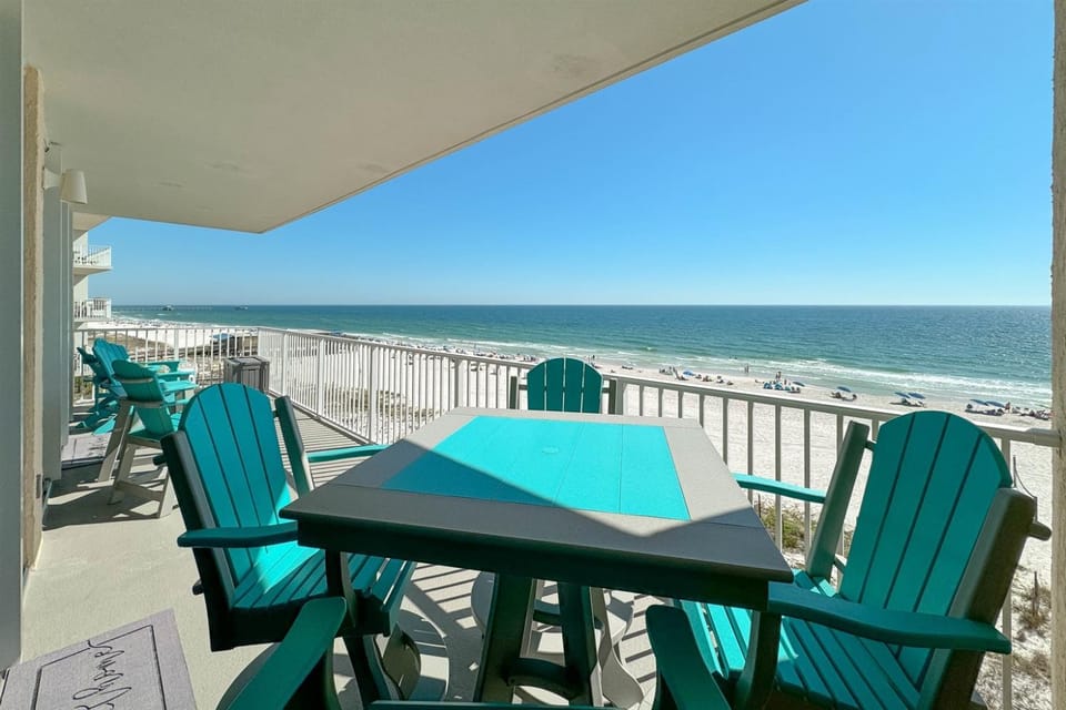 San Carlos 501-High-End Luxury-Beachfront-2 Free Beach Chairs wUmbrella Apartment in Gulf Shores