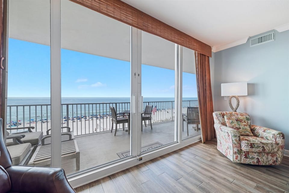 San Carlos 501-High-End Luxury-Beachfront-2 Free Beach Chairs wUmbrella Apartment in Gulf Shores