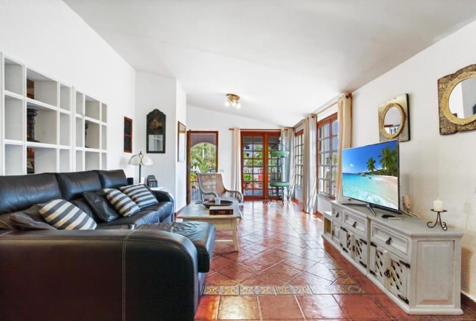 Villa Aventura House in Maxorata