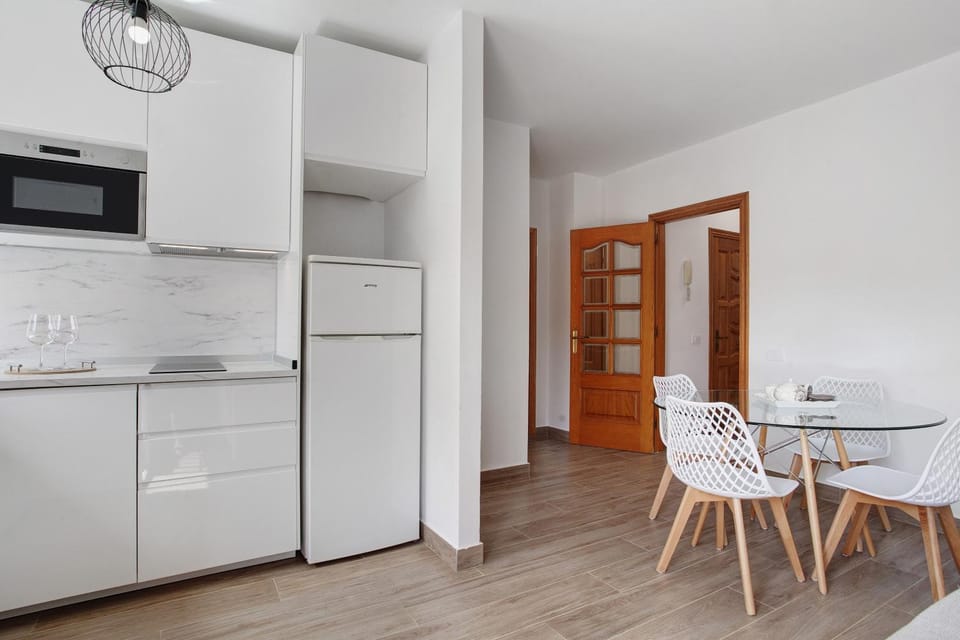 Property building, Kitchen or kitchenette, Living room