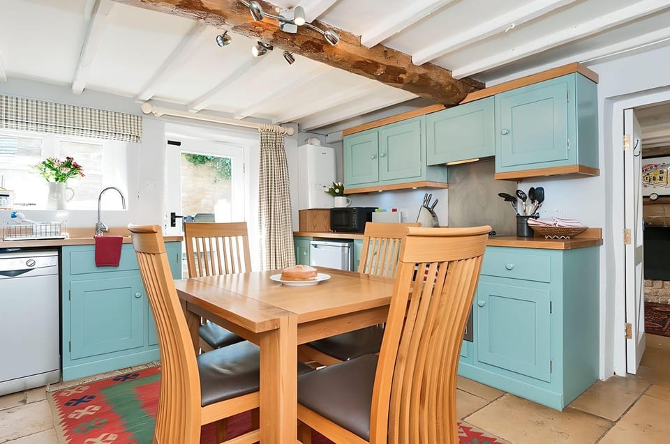 Property building, Kitchen or kitchenette, Dining area, Garden view, dishwasher, minibar, pet friendly, stove, toaster