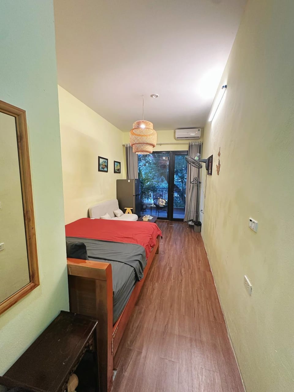 Photo of the whole room, Bedroom