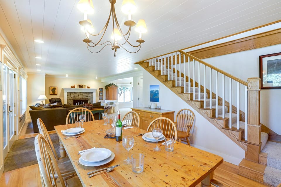 2 Mi to Lake Tahoe Spacious and Serene Retreat! House in Dollar Point