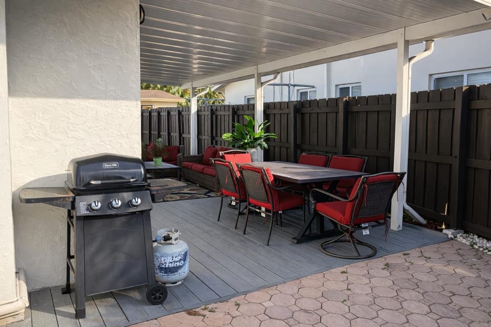 Patio, BBQ facilities