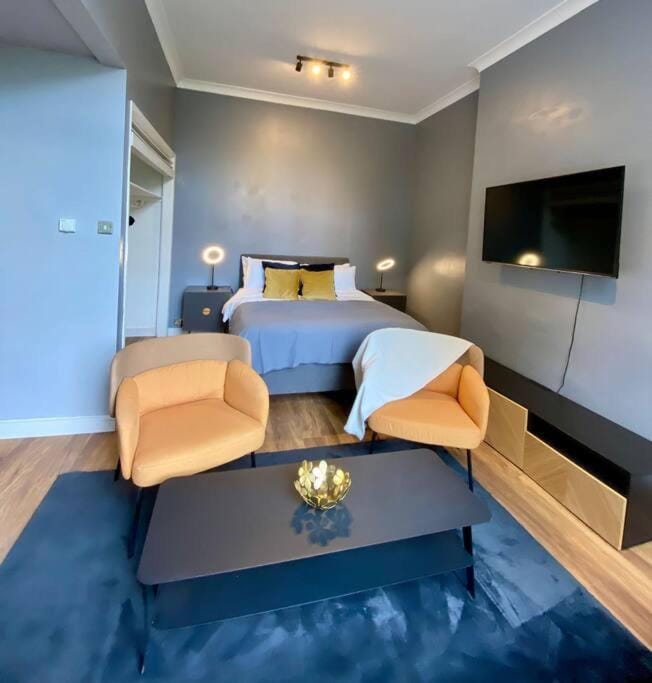 Stylish Studio near Regents Park n6 Apartment in London Borough of Camden