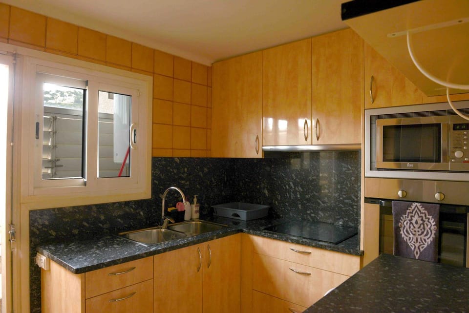 microwave, oven, kitchen