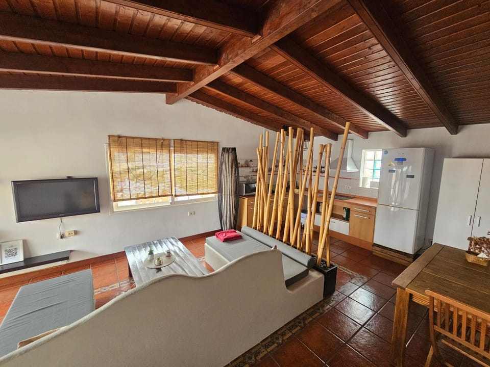 Kitchen or kitchenette, Seating area