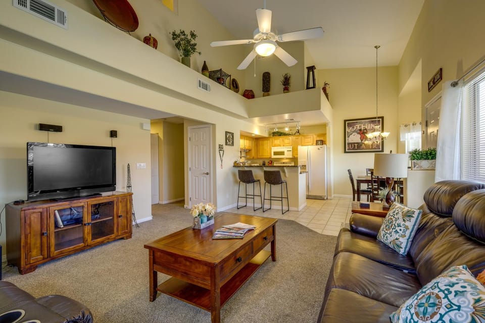 Mesquite Condo w/ Community Pool & Hot Tub! House in Mesquite