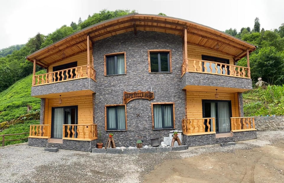 Property building, Day, Natural landscape, Balcony/Terrace, Mountain view