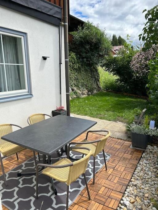 Day, Garden, Seating area, Dining area