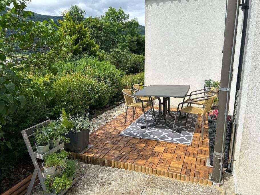 Garden, Dining area