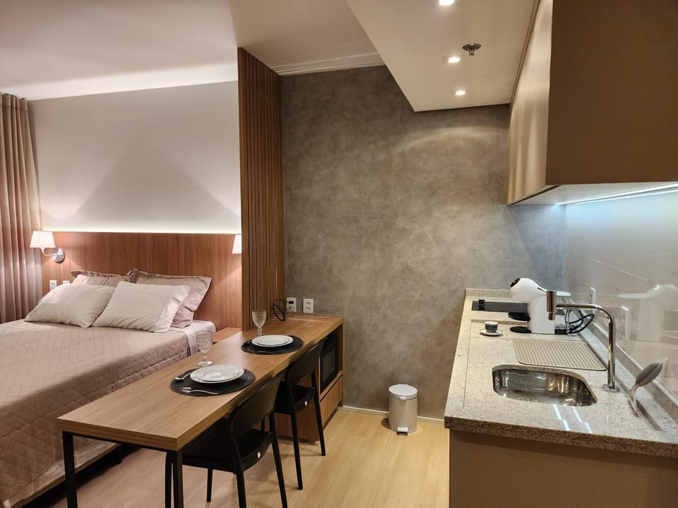 Bed, Kitchen or kitchenette, Dining area, Bedroom, stove