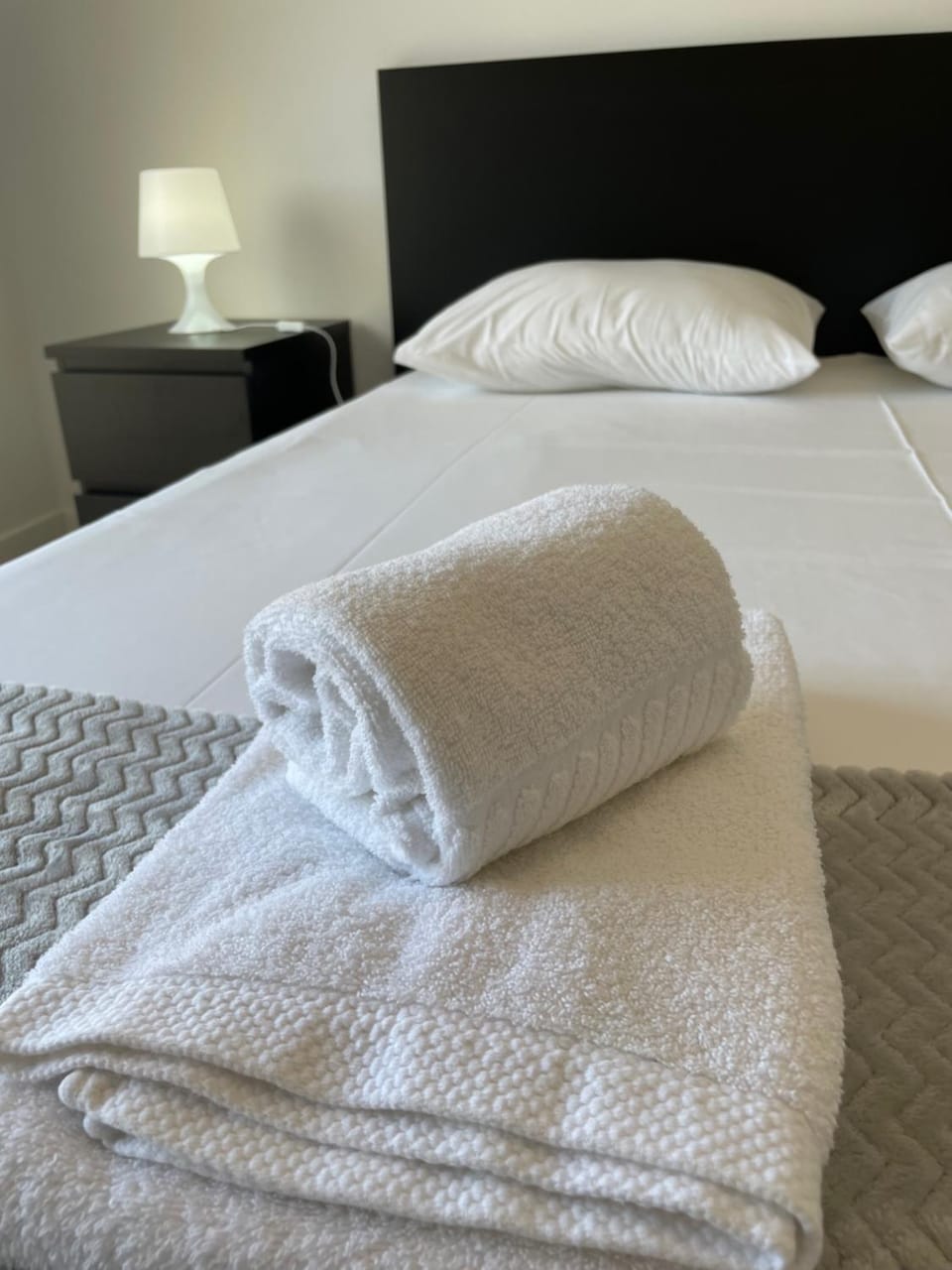 Bedroom, towels