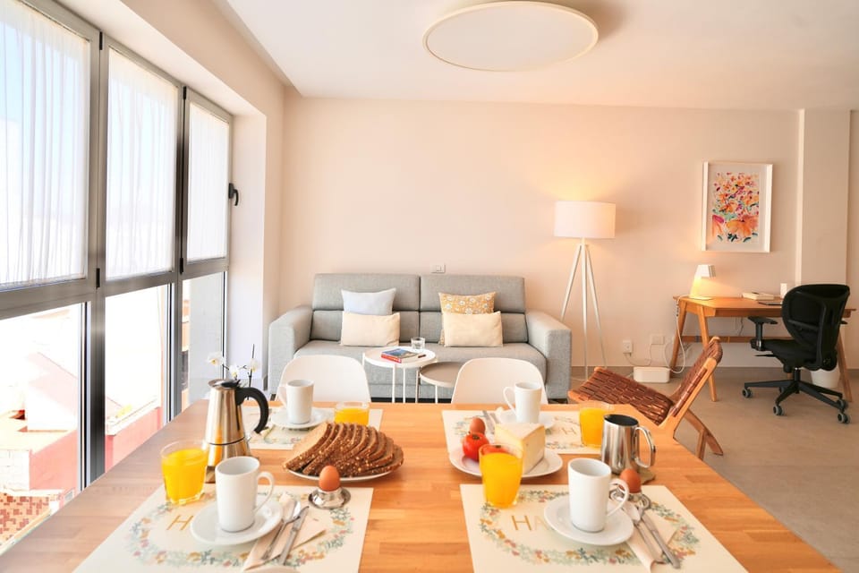 Living room, Seating area, Dining area