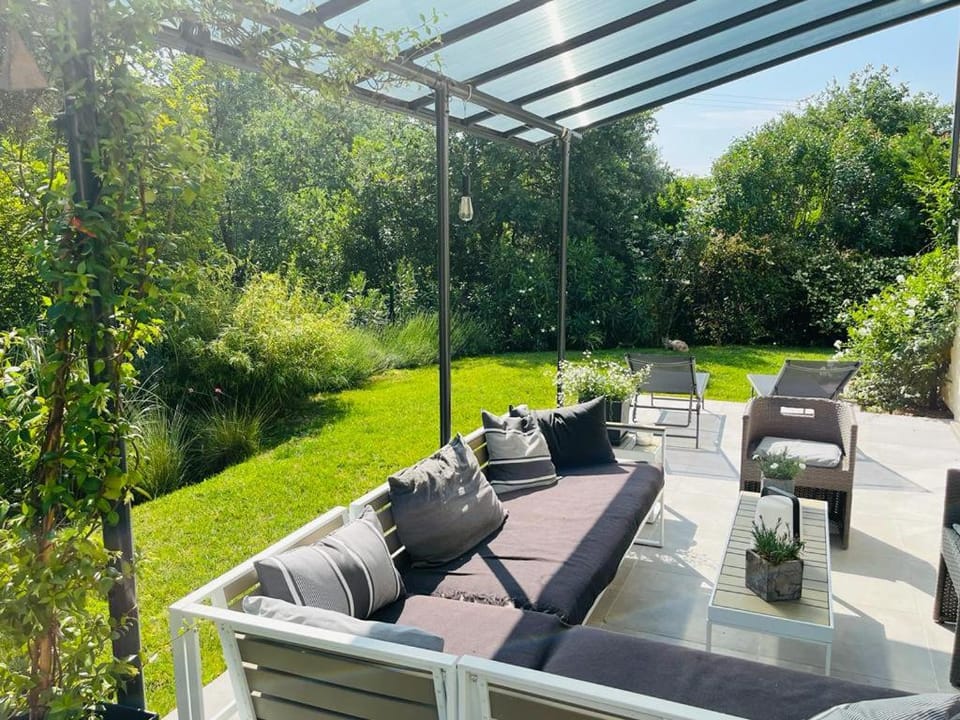 Patio, Natural landscape, Garden, Balcony/Terrace, Garden view, sunbed