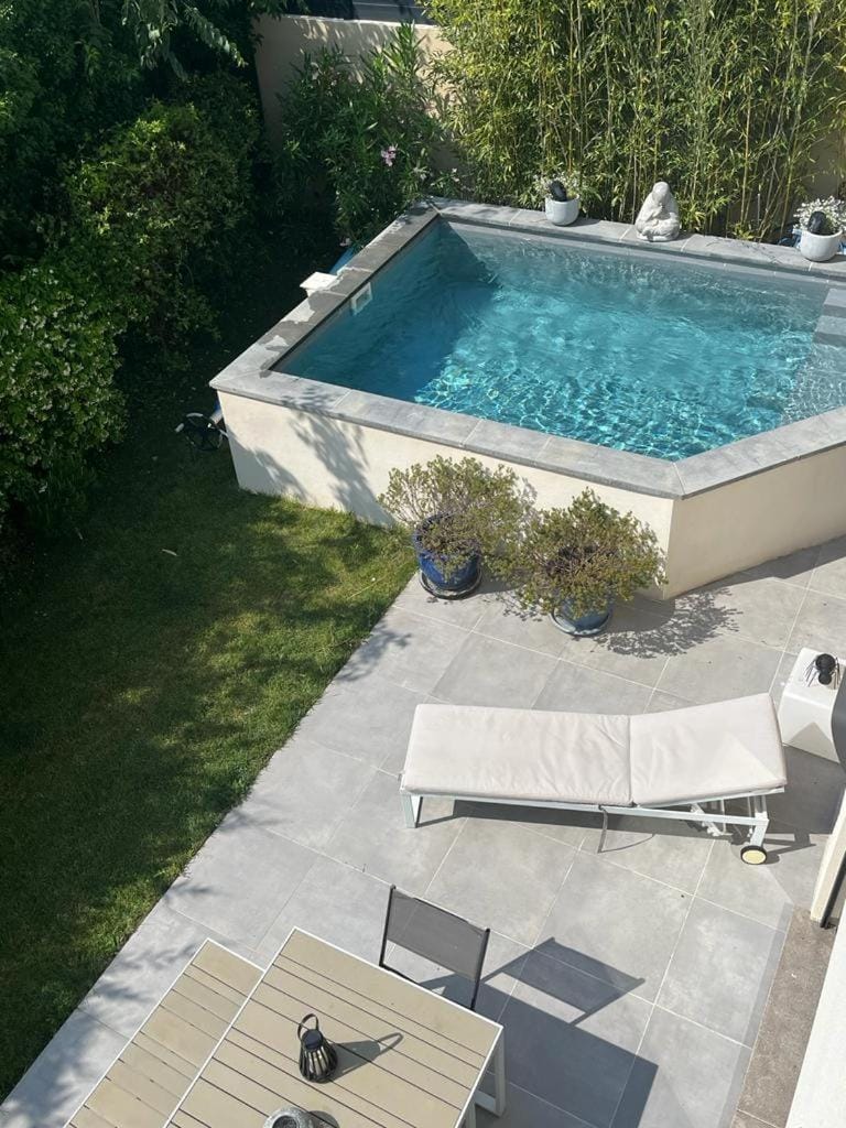 Day, Pool view, Swimming pool, sunbed