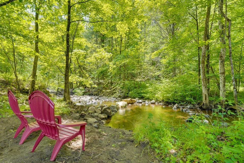 A-Frame Log Home w/ Game Room Near Lake George! House in Bolton