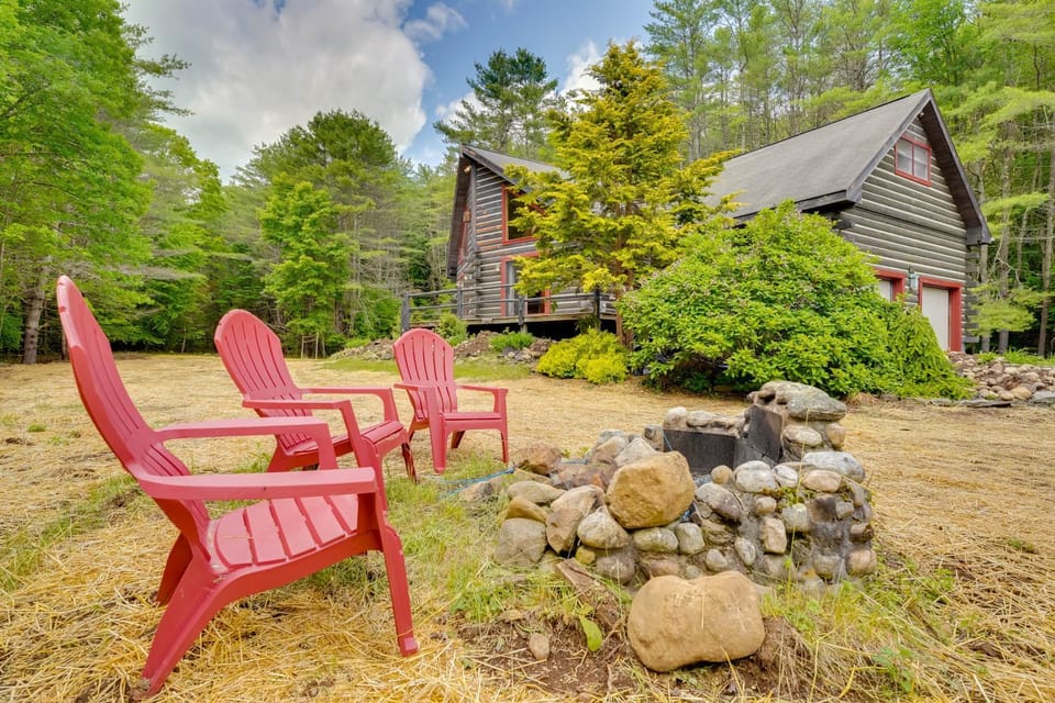 A-Frame Log Home w/ Game Room Near Lake George! House in Bolton